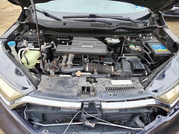 2017 HONDA CRV Touring — Engine bay