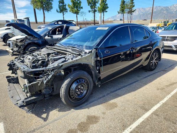2019 TOYOTA CAMRY L/LE/SE/XLE — Front 3/4