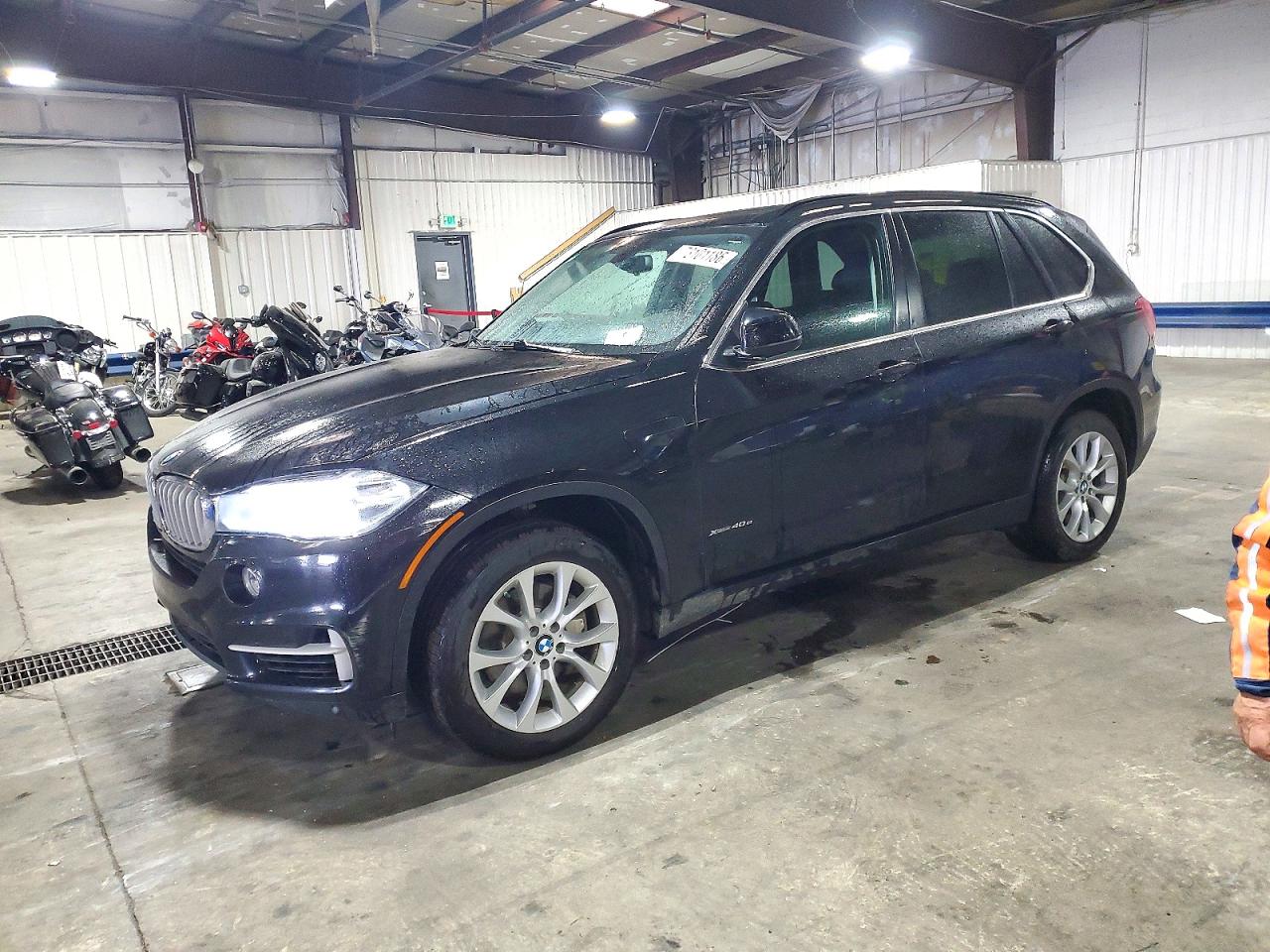 2016 BMW X5 xDrive40e — Front 3/4