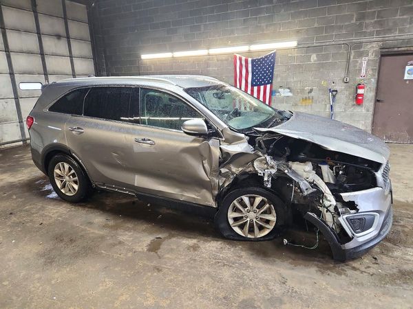 2018 KIA SORENTO L, LX — Passenger 3/4