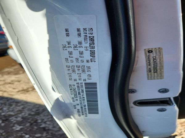 2014 JEEP PATRIOT LATITUDE 4X4 — VINS
