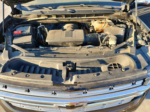 2021 CHEVROLET SUBURBAN Premier — Engine bay