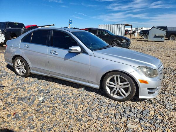 2013 MERCEDES-BENZ C C300 — Passenger 3/4