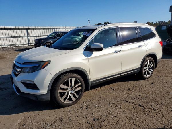 2016 HONDA PILOT Elite — Front 3/4