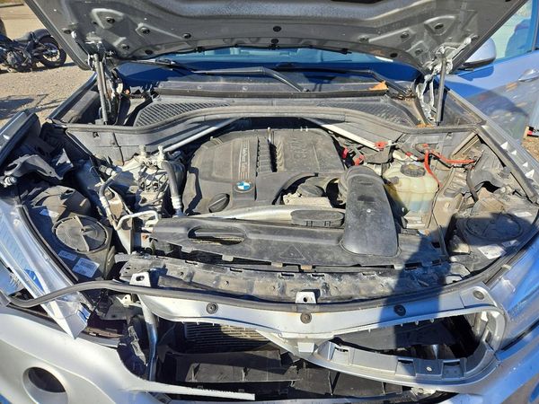 2018 BMW X5 xDrive35i — Engine bay