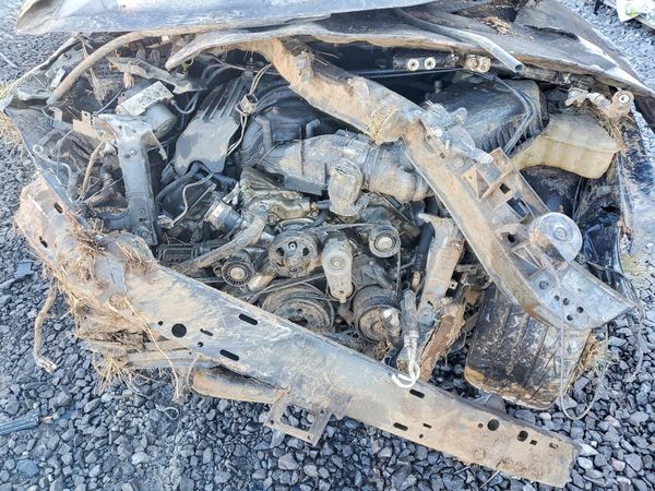 2016 DODGE CHARGER SRT 392 — Engine bay