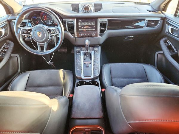 2017 PORSCHE MACAN — CKPT