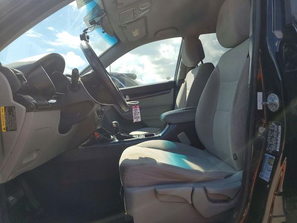 2014 KIA SORENTO Base/ LX — DENT