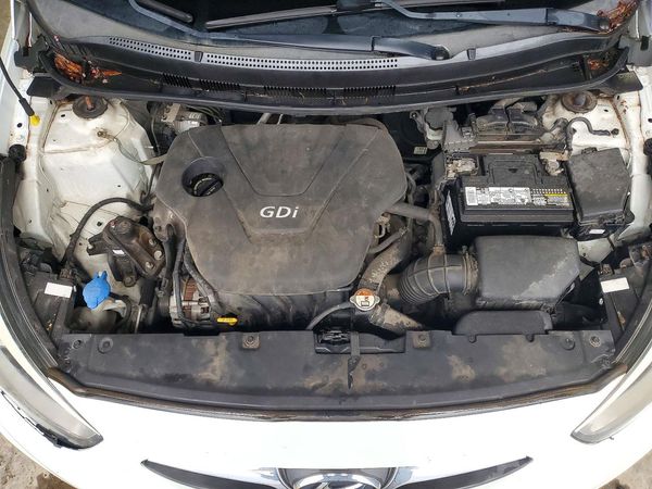 2014 HYUNDAI ACCENT — Engine bay