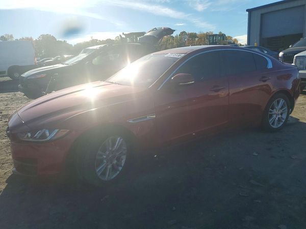 2017 JAGUAR XE Premium — Front 3/4