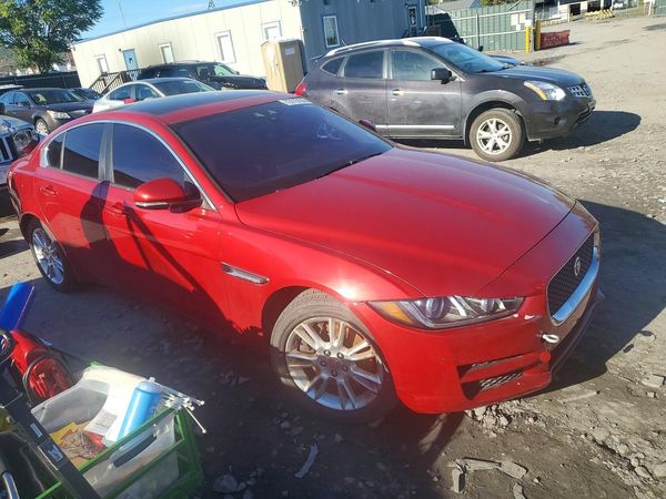 2017 JAGUAR XE Premium — Passenger 3/4