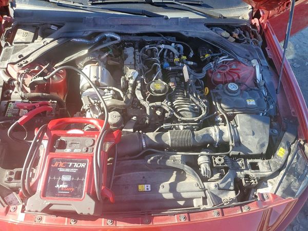 2017 JAGUAR XE Premium — Engine bay