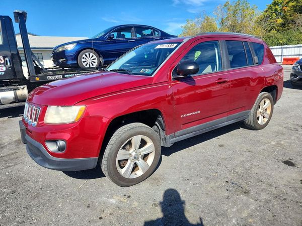 2012 JEEP COMPASS LATITUDE 4X4 — Front 3/4