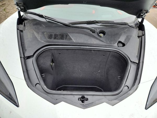 2022 CHEVROLET CORVETTE Preferred 2LT — Engine bay
