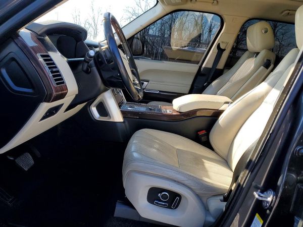 2017 LAND ROVER RANGEROVER HSE — DENT