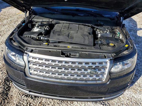 2017 LAND ROVER RANGEROVER HSE — Engine bay