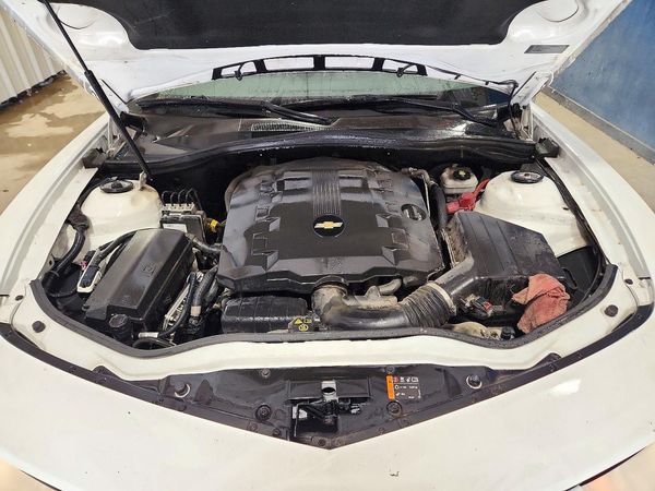 2014 CHEVROLET CAMARO 2LS — Engine bay