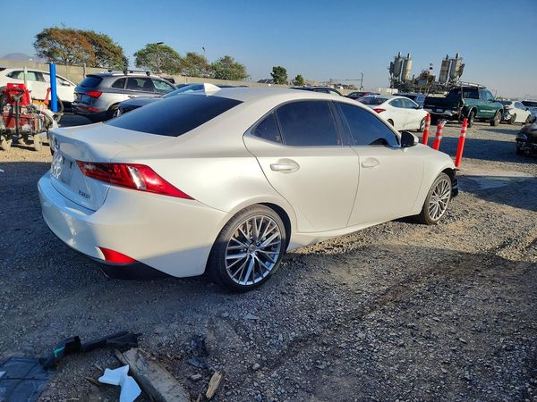 2016 LEXUS IS 200t — PSRA