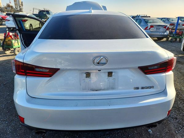 2016 LEXUS IS 200t — DIRR
