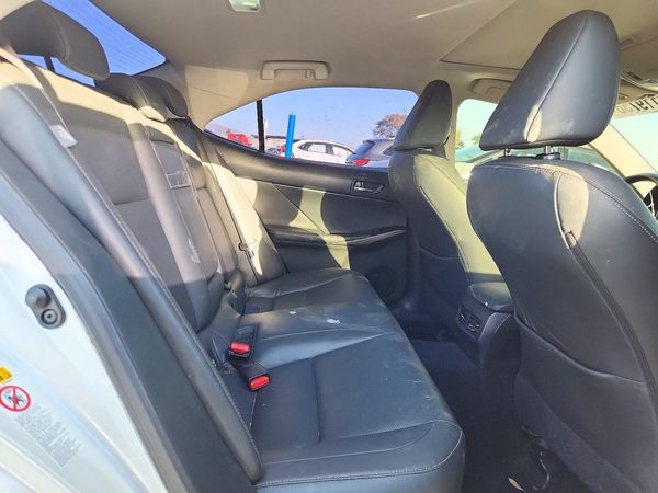 2016 LEXUS IS 200t — PSRS