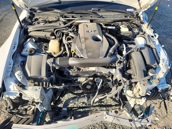 2016 LEXUS IS 200t — Engine bay