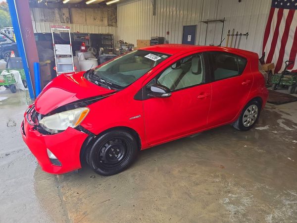2012 TOYOTA PRIUS — Front 3/4