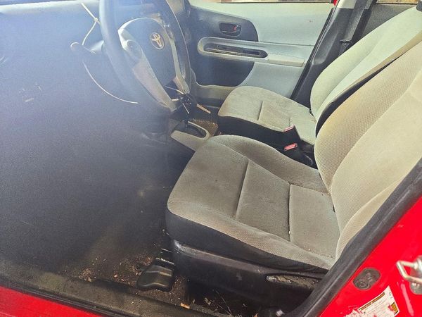 2012 TOYOTA PRIUS — DENT