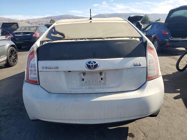 2015 TOYOTA PRIUS — DIRR