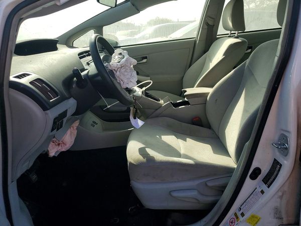 2015 TOYOTA PRIUS — DENT