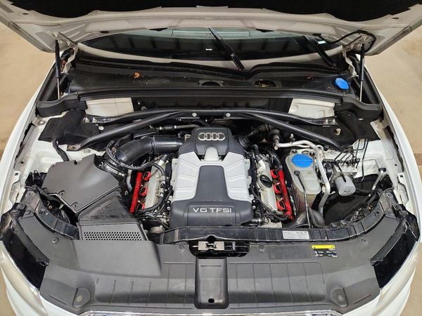 2015 AUDI Q5 S Line Premium Plus — Engine bay