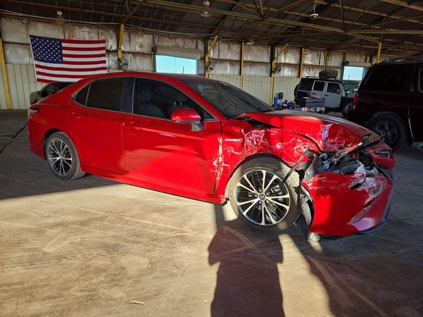 2020 TOYOTA CAMRY SE Hybrid — Passenger 3/4