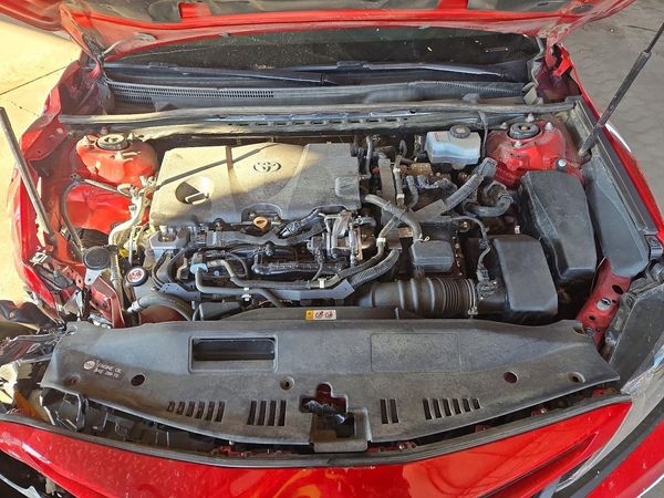 2020 TOYOTA CAMRY SE Hybrid — Engine bay