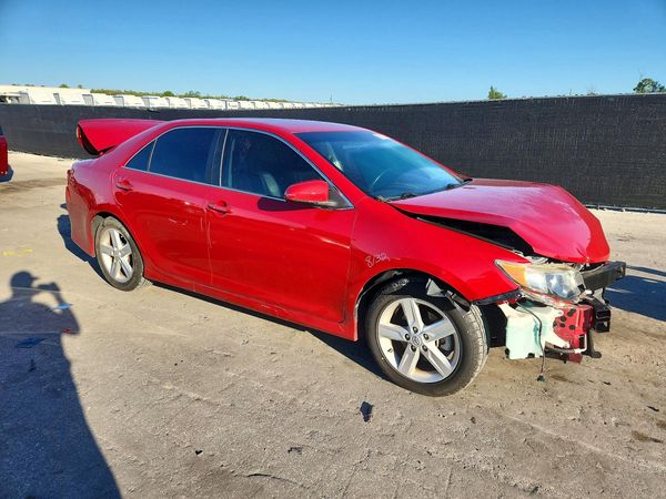 2013 TOYOTA CAMRY — Passenger 3/4