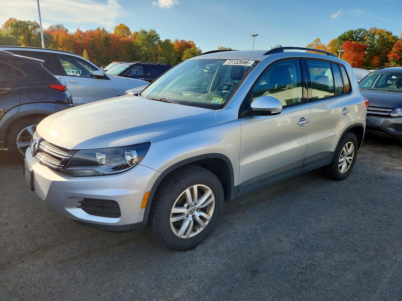 2017 VOLKSWAGEN TIGUAN — Front 3/4