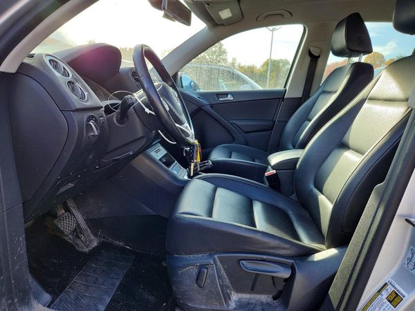 2017 VOLKSWAGEN TIGUAN — DENT