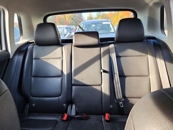 2017 VOLKSWAGEN TIGUAN — SUVN