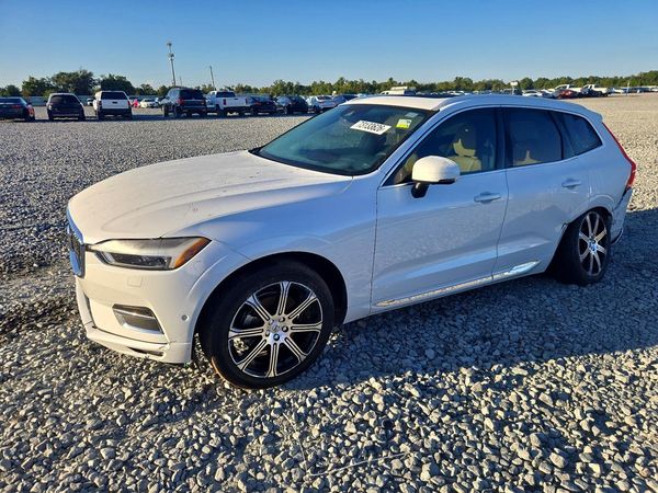 2020 VOLVO XC60 Inscription — Front 3/4