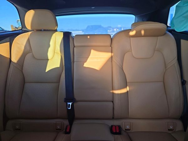 2020 VOLVO XC60 Inscription — SUVN
