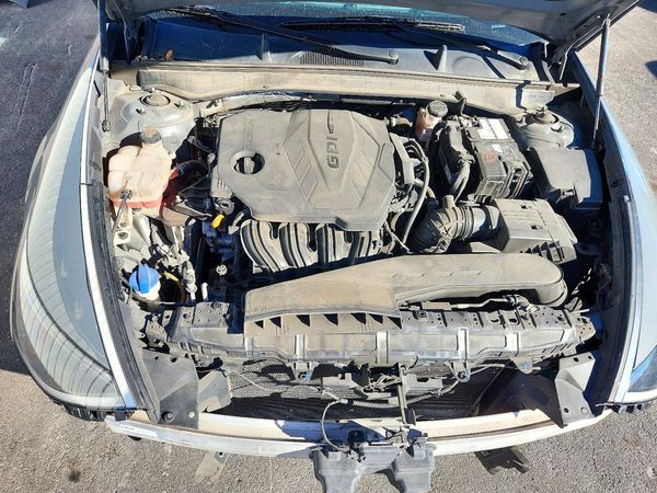 2021 HYUNDAI SONATA SE — Engine bay