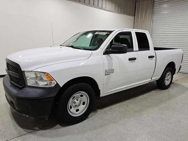 2020 RAM 1500 CLASSIC Tradesman, ST — Front 3/4