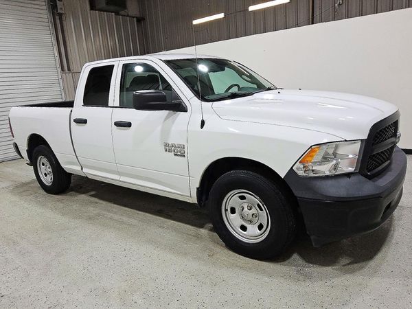 2020 RAM 1500 CLASSIC Tradesman, ST — Passenger 3/4