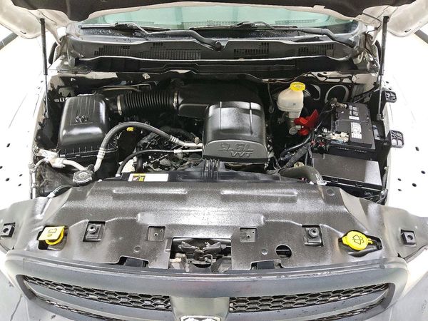 2020 RAM 1500 CLASSIC Tradesman, ST — Engine bay