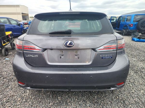 2013 LEXUS CT 200h — DIRR