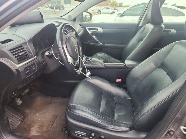 2013 LEXUS CT 200h — DENT