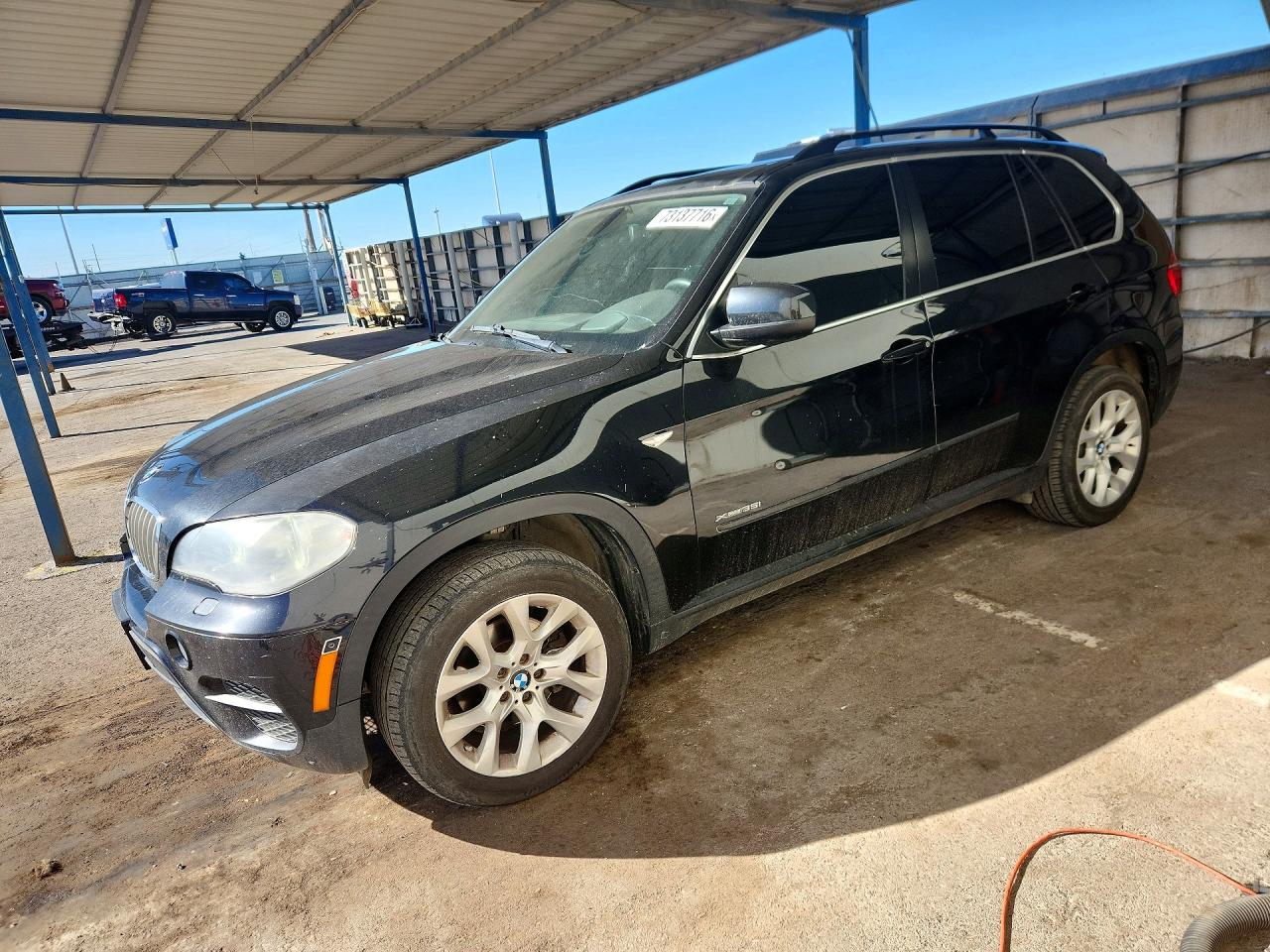 2013 BMW X5 xDrive35i — Front 3/4