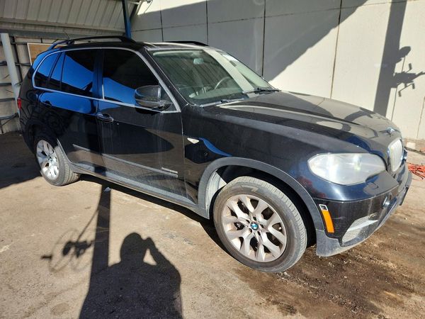 2013 BMW X5 xDrive35i — Passenger 3/4