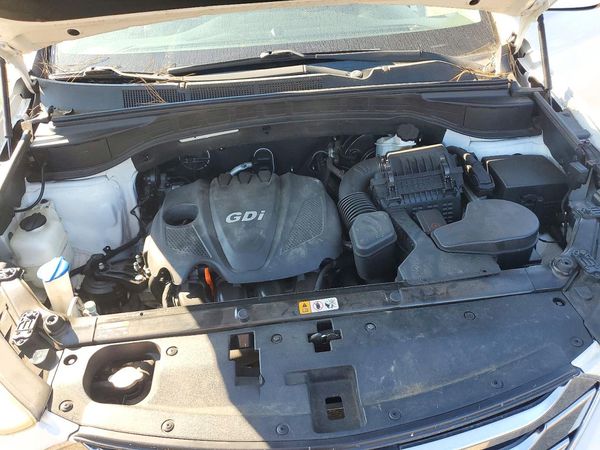 2014 HYUNDAI SANTA FE GLS — Engine bay
