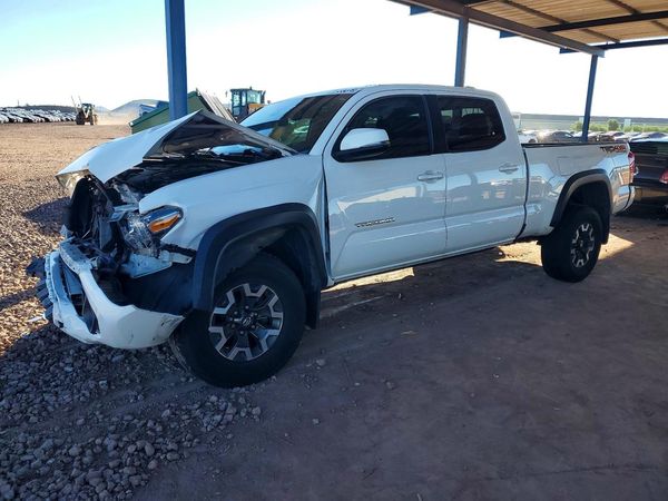 2019 TOYOTA TACOMA SR5 — Front 3/4
