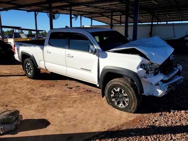 2019 TOYOTA TACOMA SR5 — Passenger 3/4