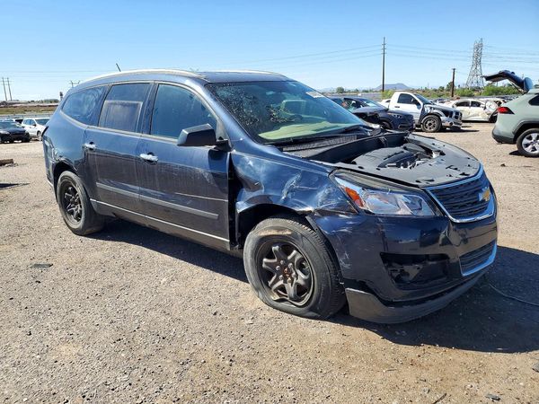 2015 CHEVROLET TRAVERSE LS — Passenger 3/4